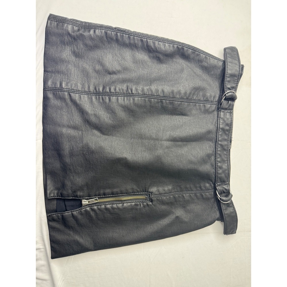Free People Black Vegan Leather Mini Skirt Moto Side Zip D-Ring Size 0